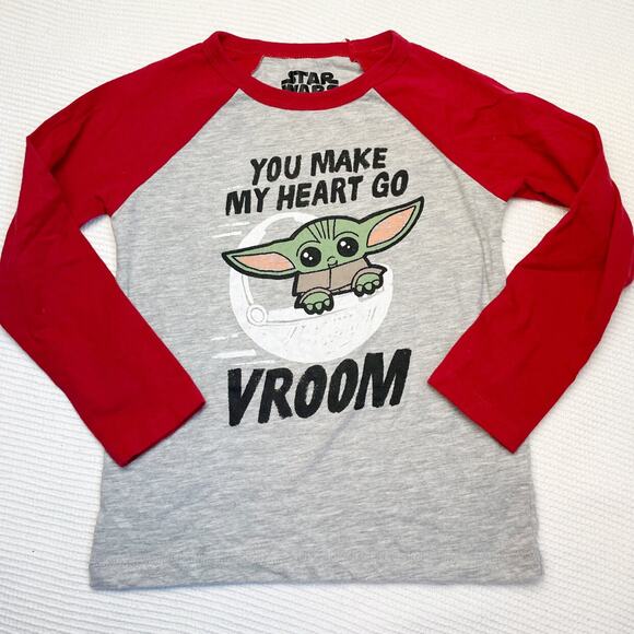 Star Wars Baby Yoda Valentines Day Raglan - Picture 1 of 2